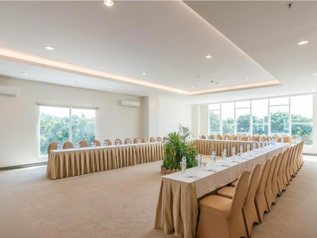 Dalton Hotel נקסר מראה חיצוני תמונה
