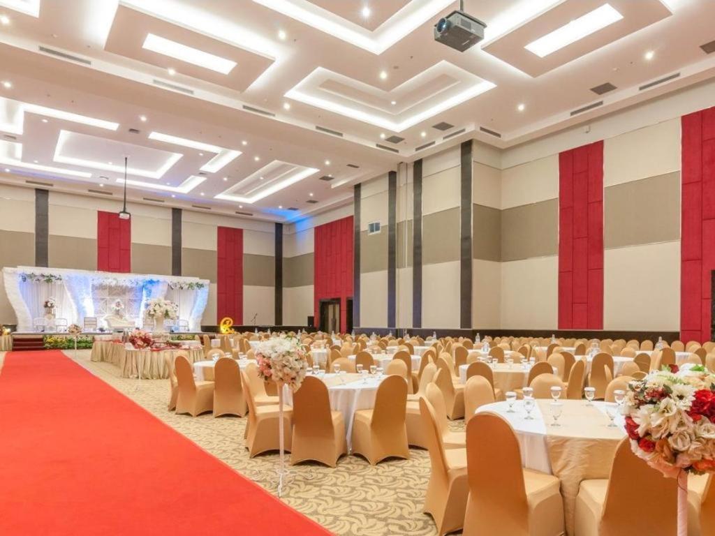 Dalton Hotel נקסר מראה חיצוני תמונה
