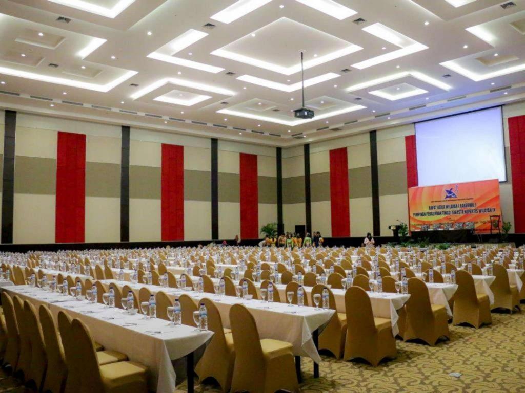 Dalton Hotel נקסר מראה חיצוני תמונה