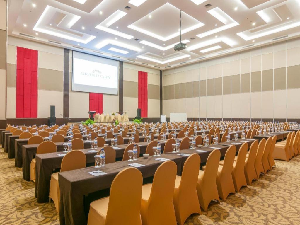 Dalton Hotel נקסר מראה חיצוני תמונה