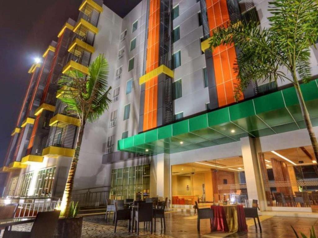 Dalton Hotel נקסר מראה חיצוני תמונה
