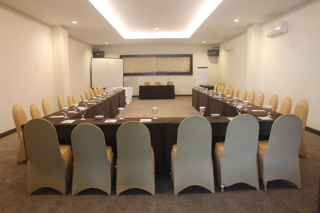 Dalton Hotel נקסר מראה חיצוני תמונה
