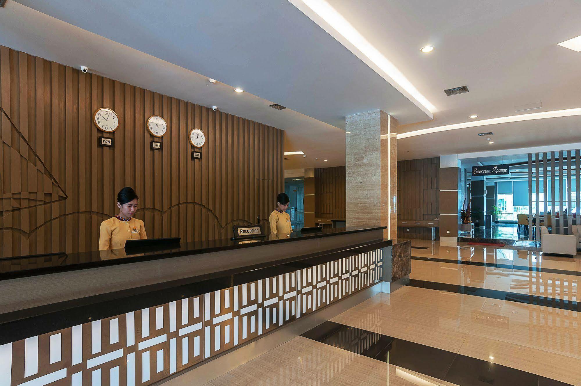 Dalton Hotel נקסר מראה חיצוני תמונה