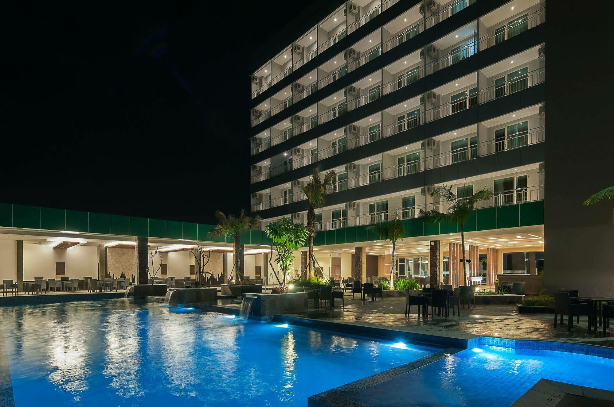 Dalton Hotel נקסר מראה חיצוני תמונה