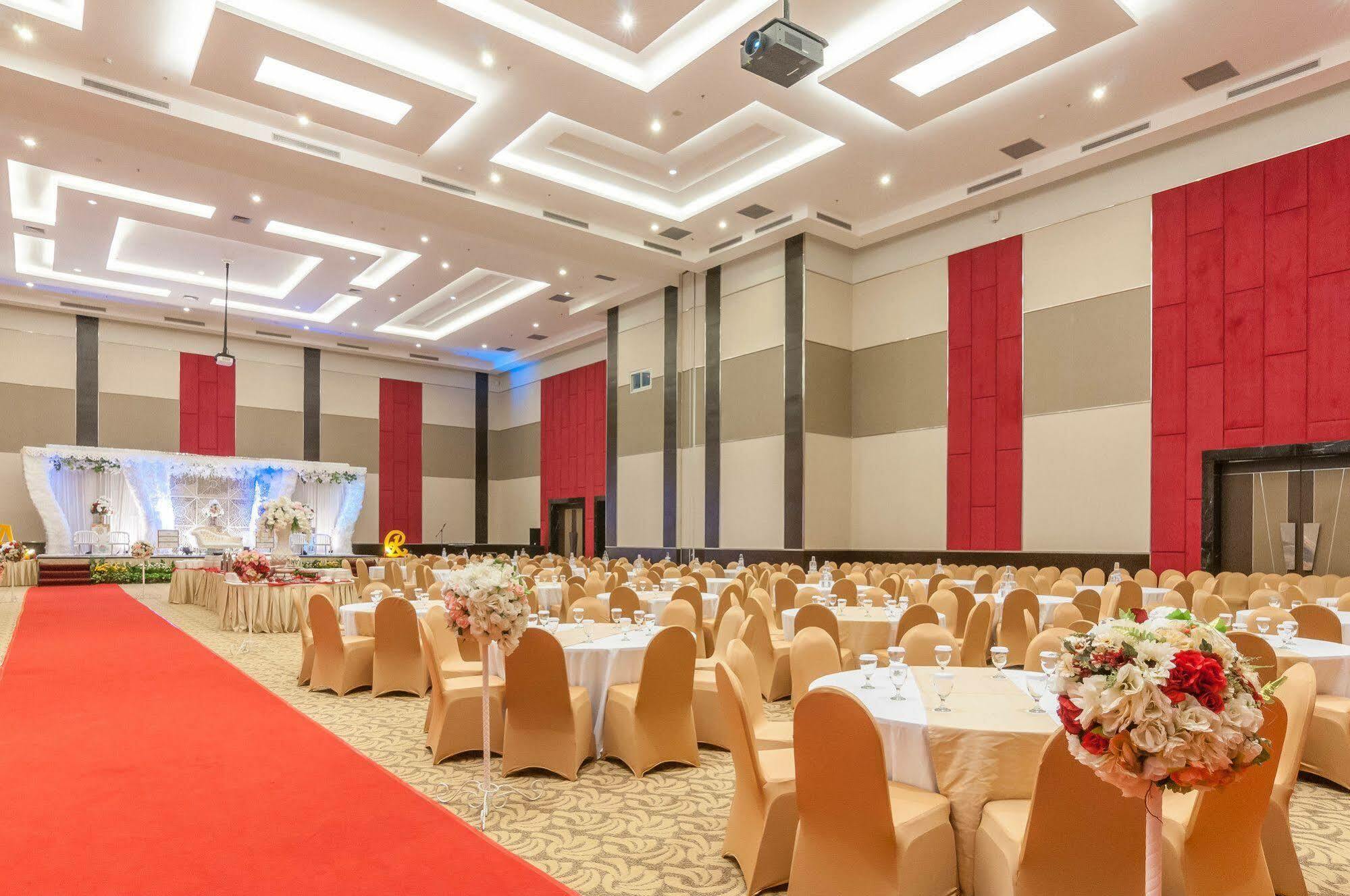 Dalton Hotel נקסר מראה חיצוני תמונה
